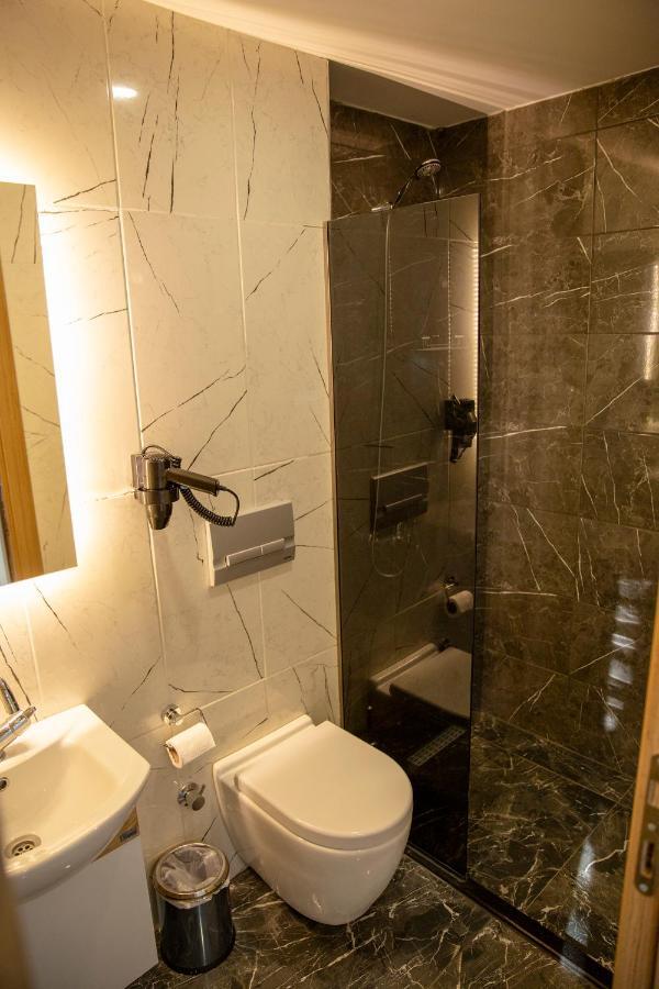 F & B Suite Istanbul Exteriör bild